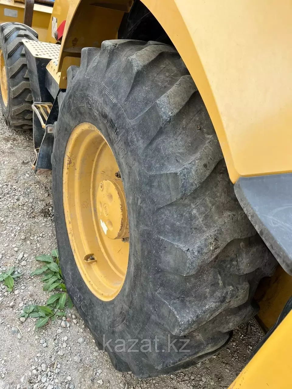 Caterpillar 422F2
