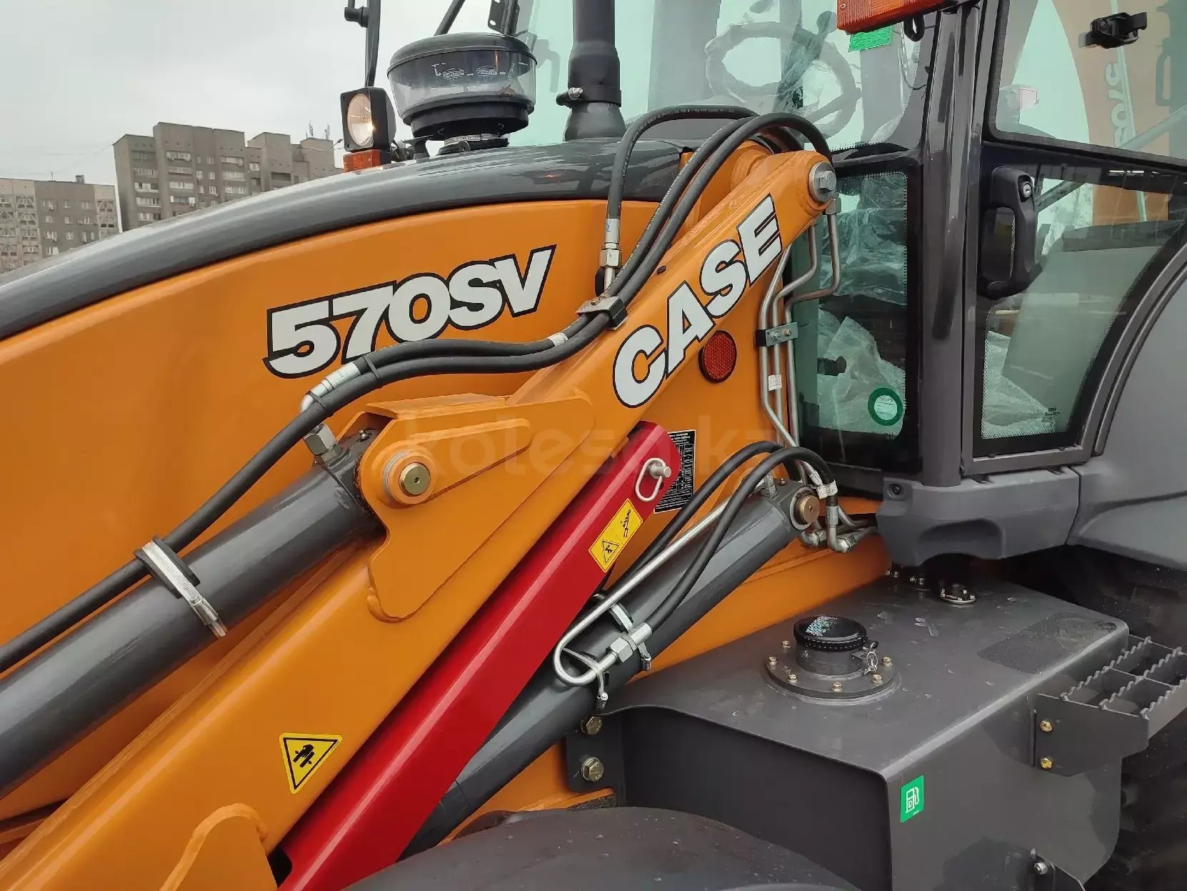 CASE 570SV
