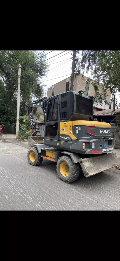 Volvo EW60E, Колесные экскаваторы