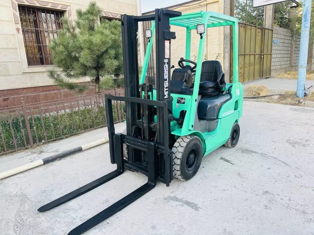 Mitsubi FD18T, Вилочные автопогрузчики