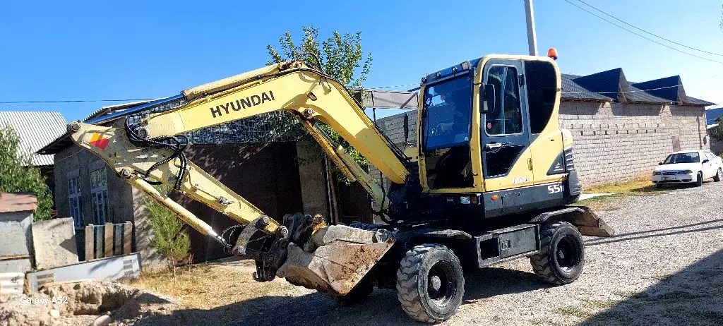 HYUNDAI