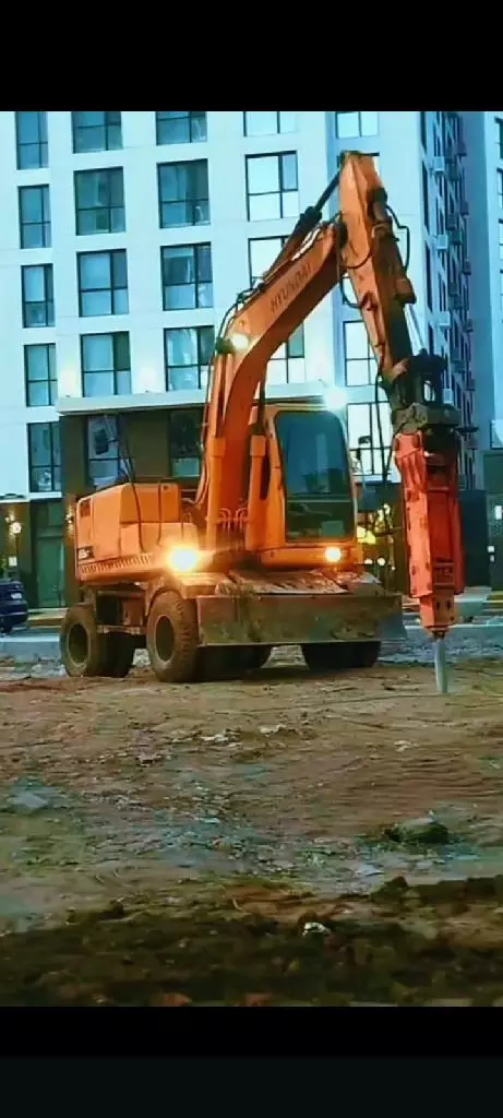 HYUNDAI R150W-7, Экскаваторы-погрузчики