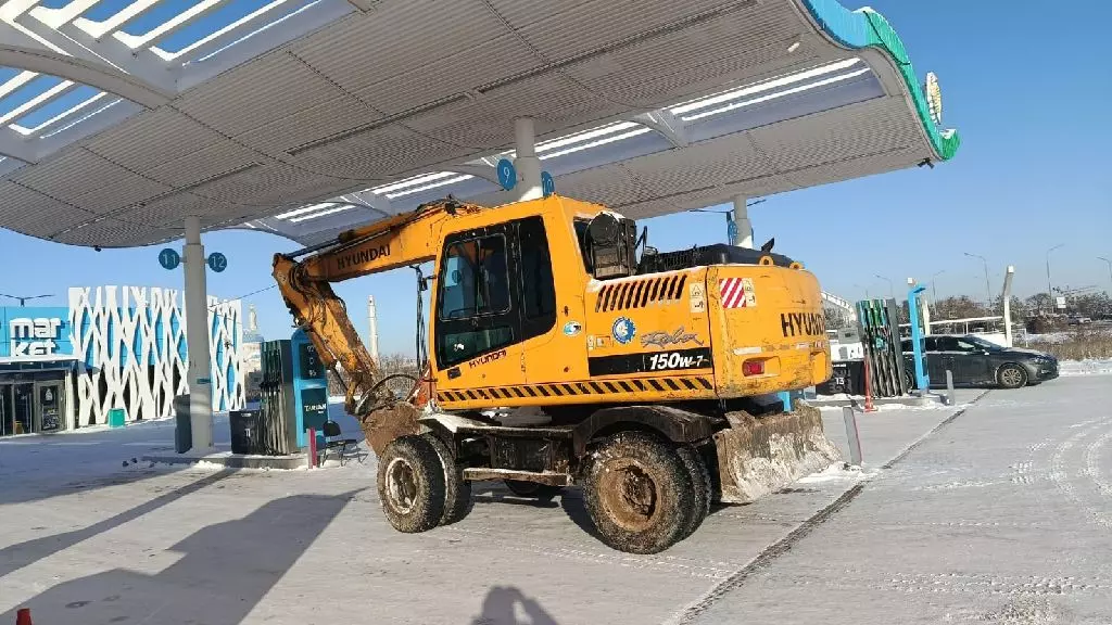 HYUNDAI R150W-7, Экскаваторы-погрузчики