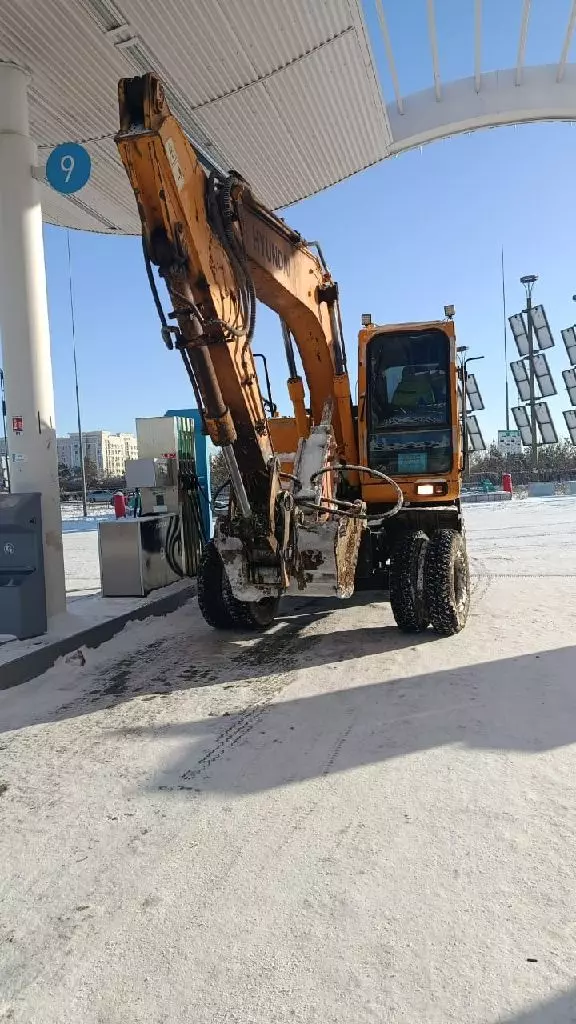HYUNDAI R150W-7, Экскаваторы-погрузчики