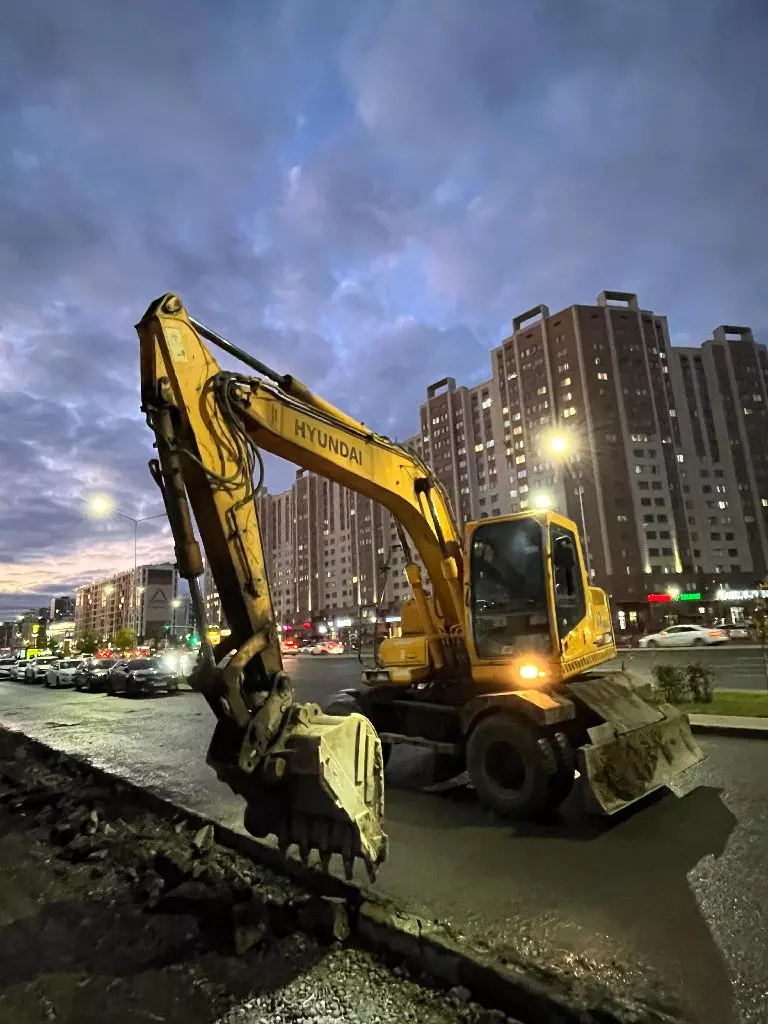 HYUNDAI R150W-7, Экскаваторы-погрузчики