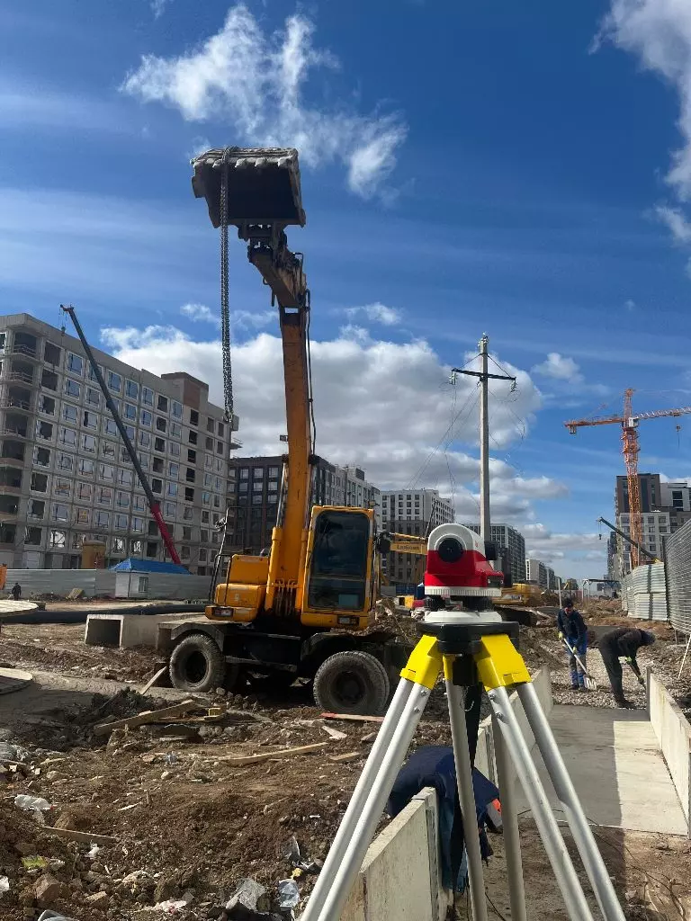 HYUNDAI R150W-7, Экскаваторы-погрузчики