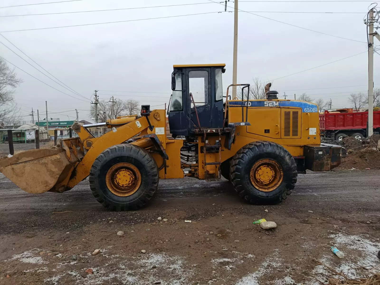 SEM 650B, Фронтальные погрузчики
