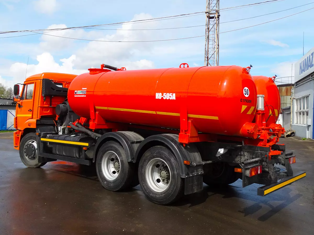 КО-507А-2 на шасси КамАЗ-65115, Машина вакуумная