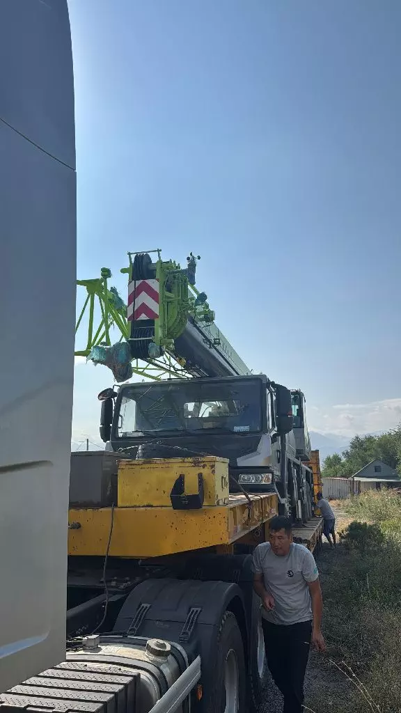 Zoomlion ZTC300V, Автокраны