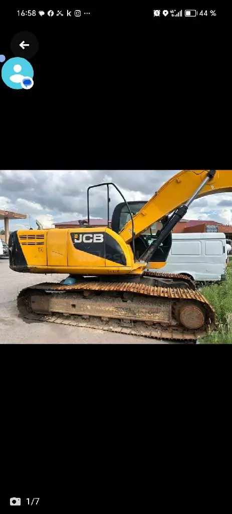 JCB JS 220, Гусеничные экскаваторы
