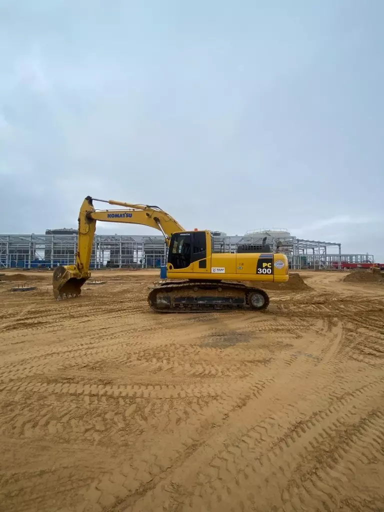 Komatsu PC300-8, Гусеничные экскаваторы