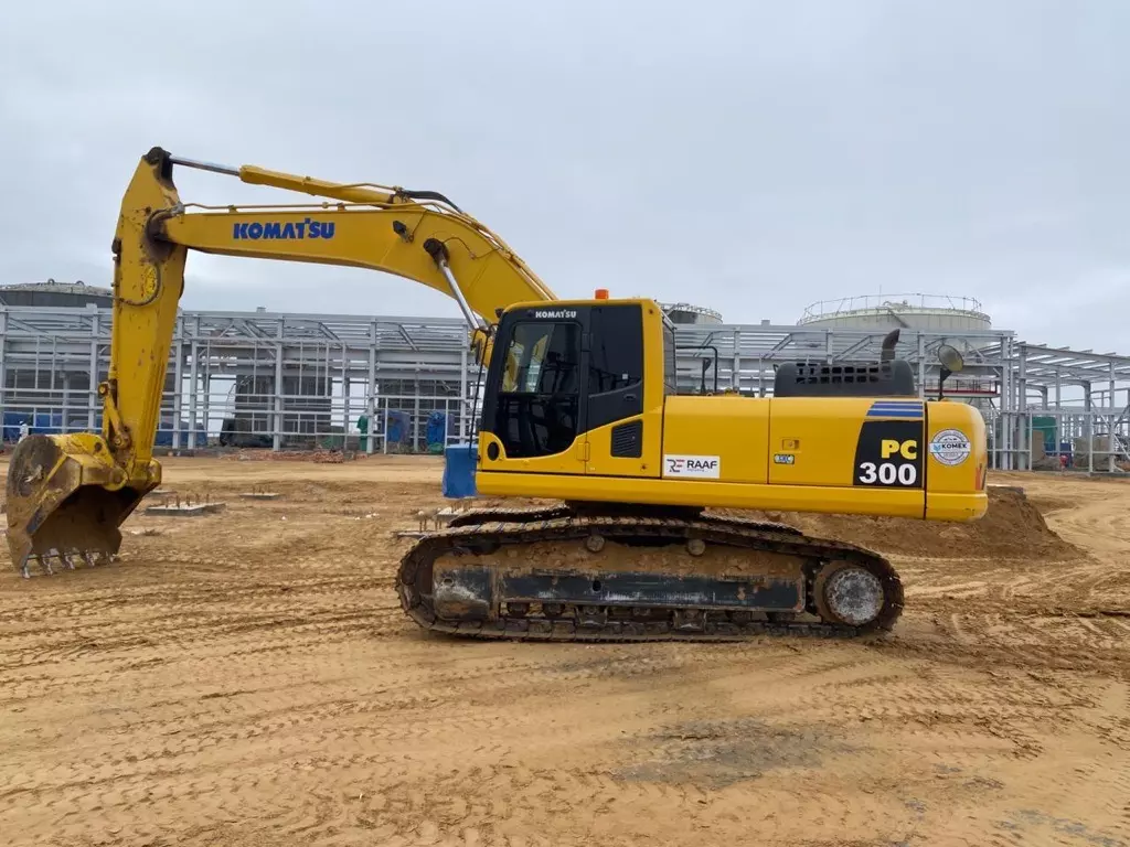 Komatsu PC300-8, Гусеничные экскаваторы
