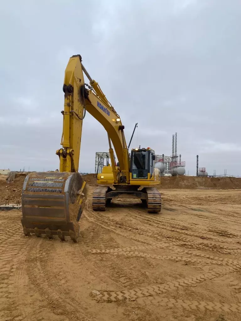 Komatsu PC300-8, Гусеничные экскаваторы