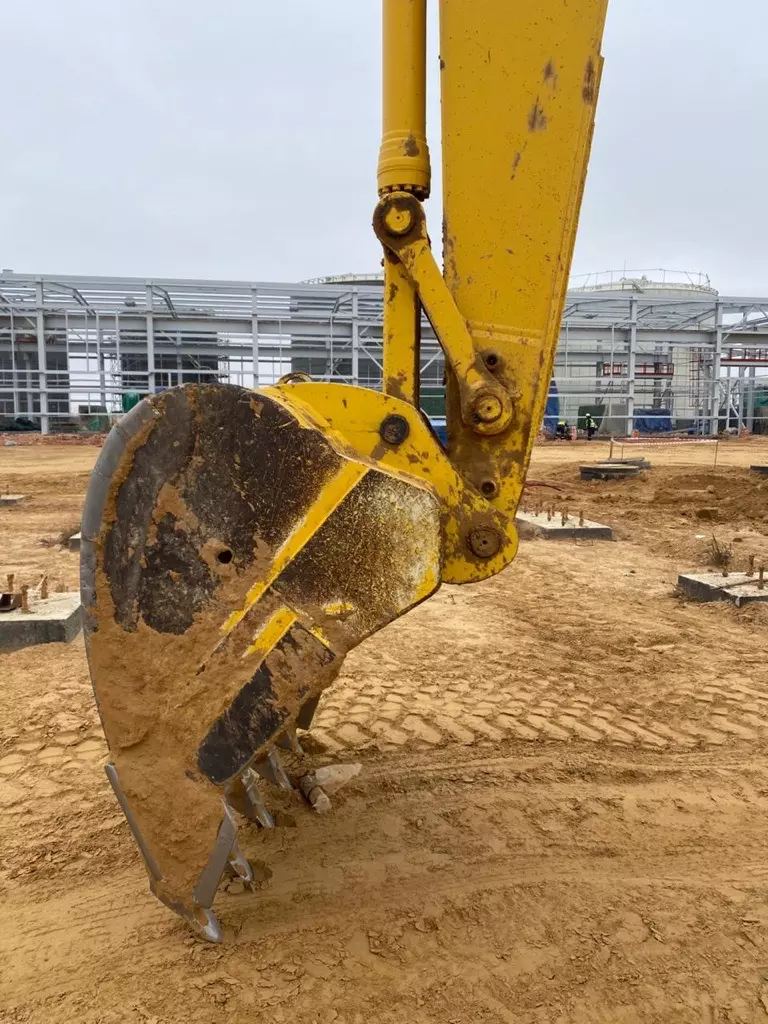 Komatsu PC300-8, Гусеничные экскаваторы