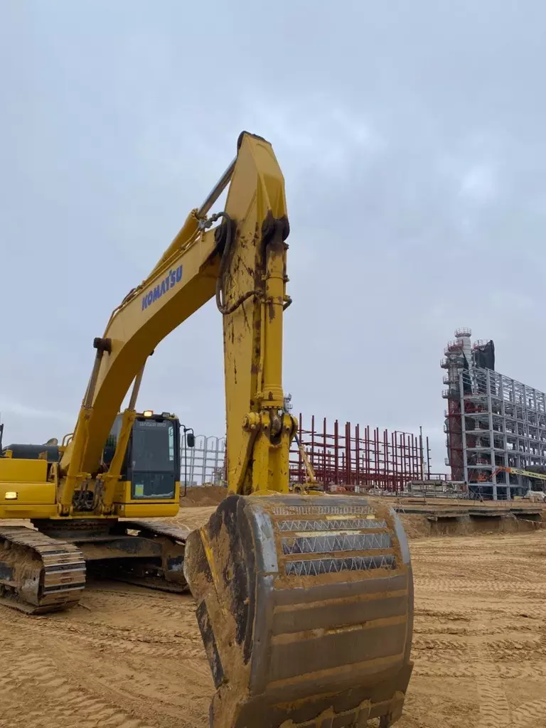 Komatsu PC300-8, Гусеничные экскаваторы