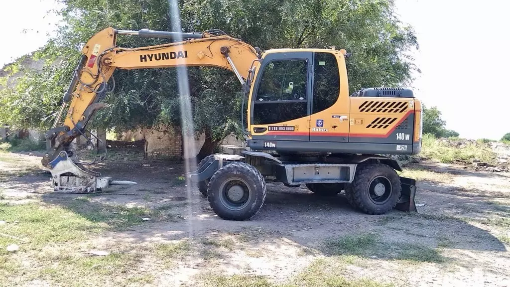 HYUNDAI