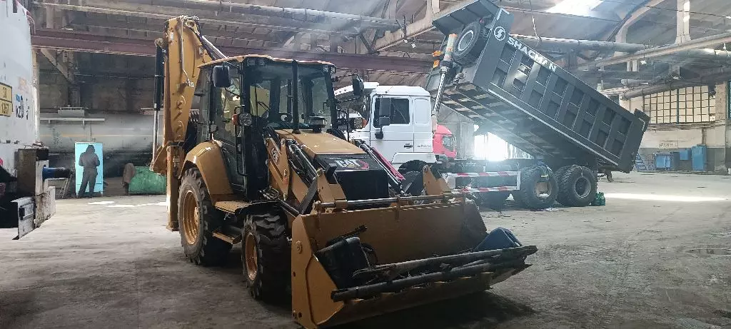 KOMATSU