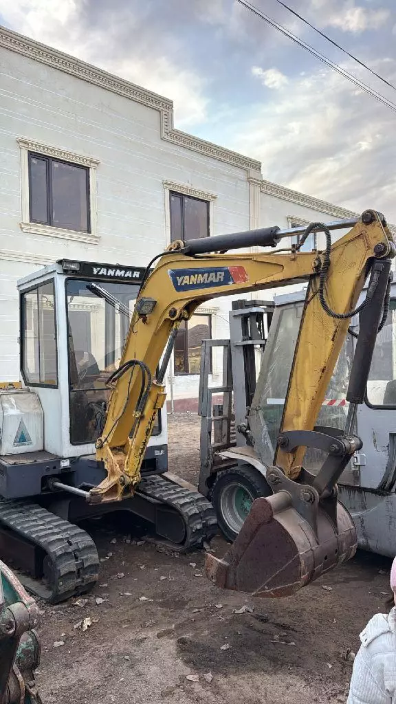 Yanmar B37-2