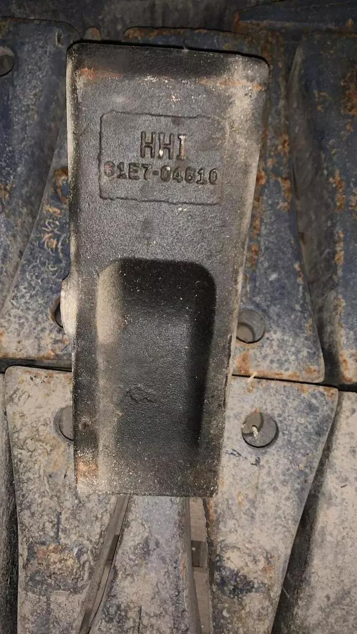 Коронка ковша 61E7-04610 Код: 61E7-04610