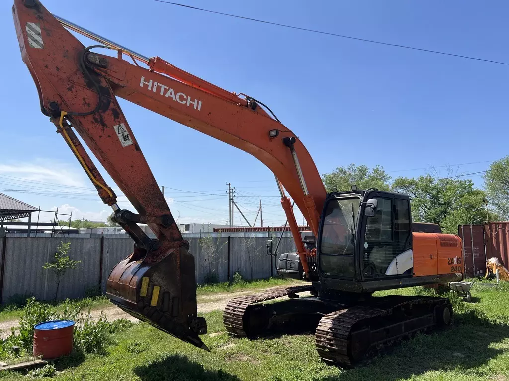HITACHI