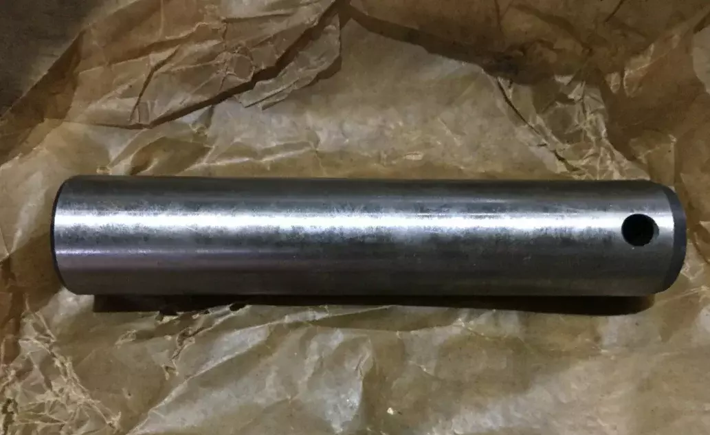 Палец цапфы на одном креплении 30cm (отверстие по середине)