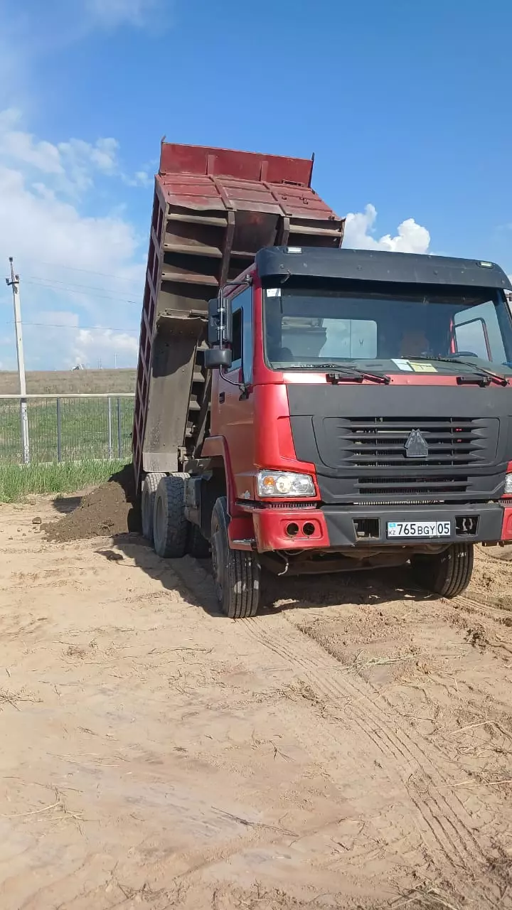 Howo ZZ5317GJBV326HE1, Самосвалы