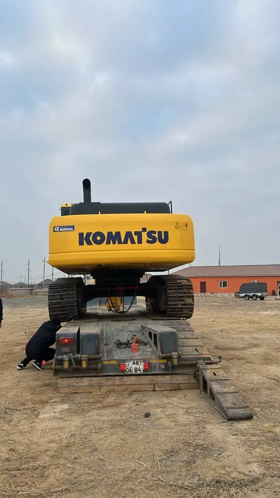 KOMATSU