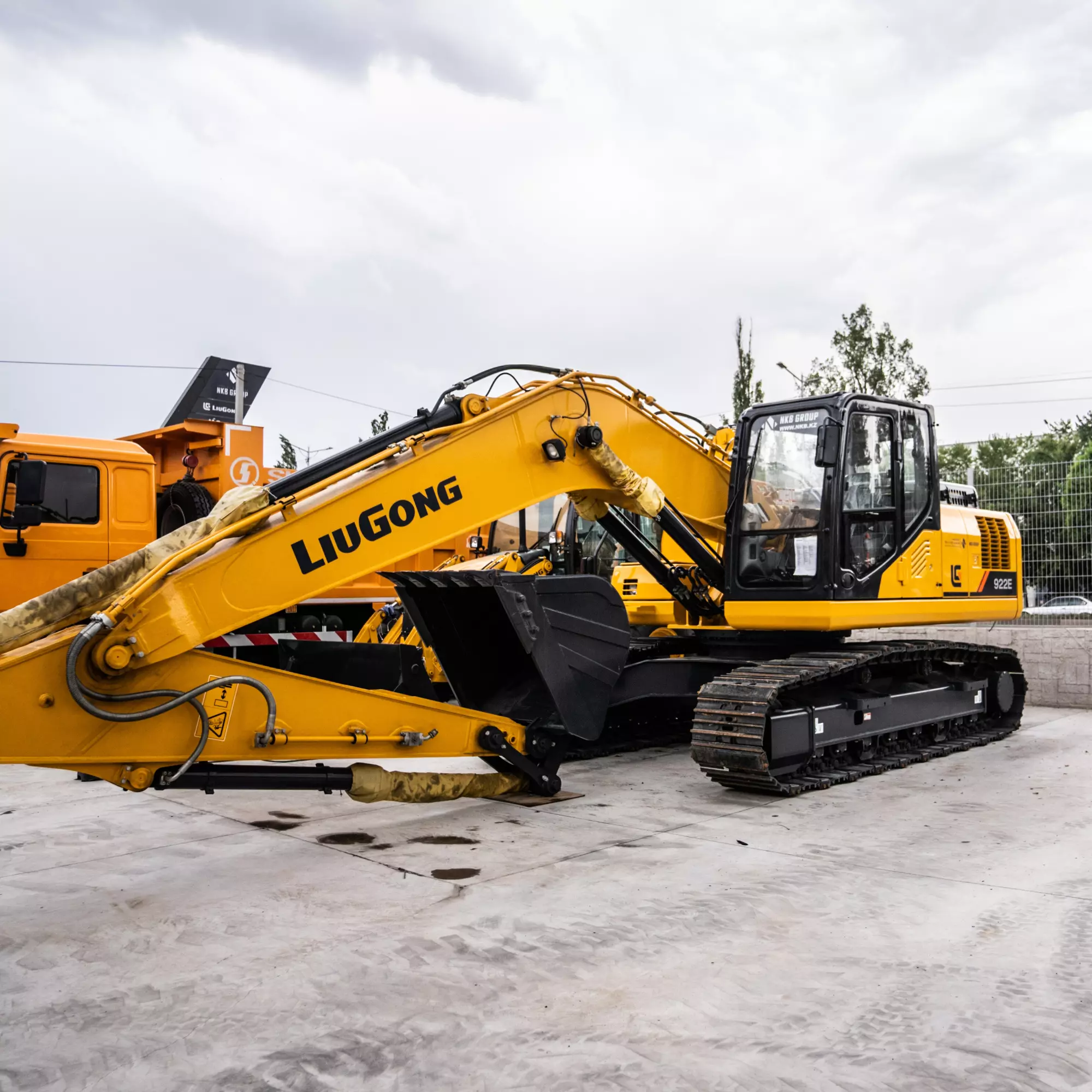 LiuGong CLG922E