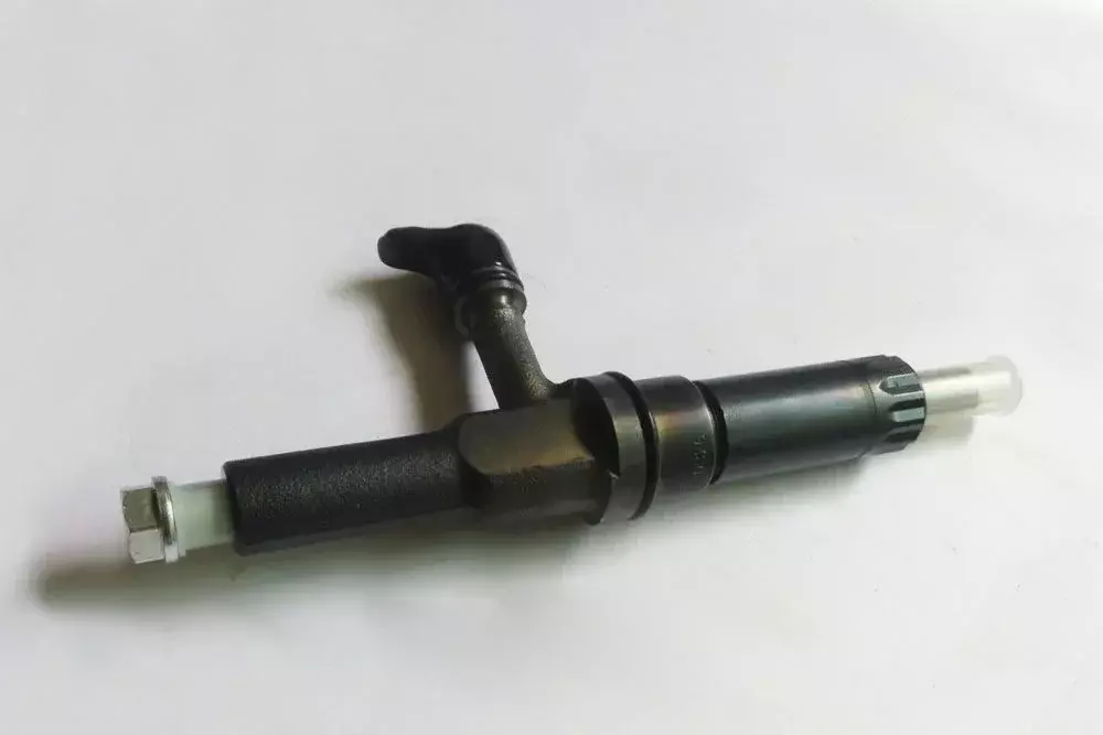 Форсунка Hitachi 6HK1-XQA мех. 1153003891 Isuzu