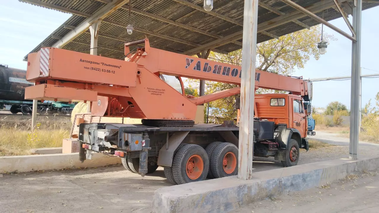 Ульяновец МКТ-25.7, Автокраны