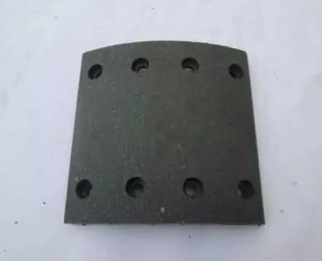 Накладка колодки тормозной STEYR задней 200*185 8 отв QINYAN Код: QJP000028, 20000546, WG92