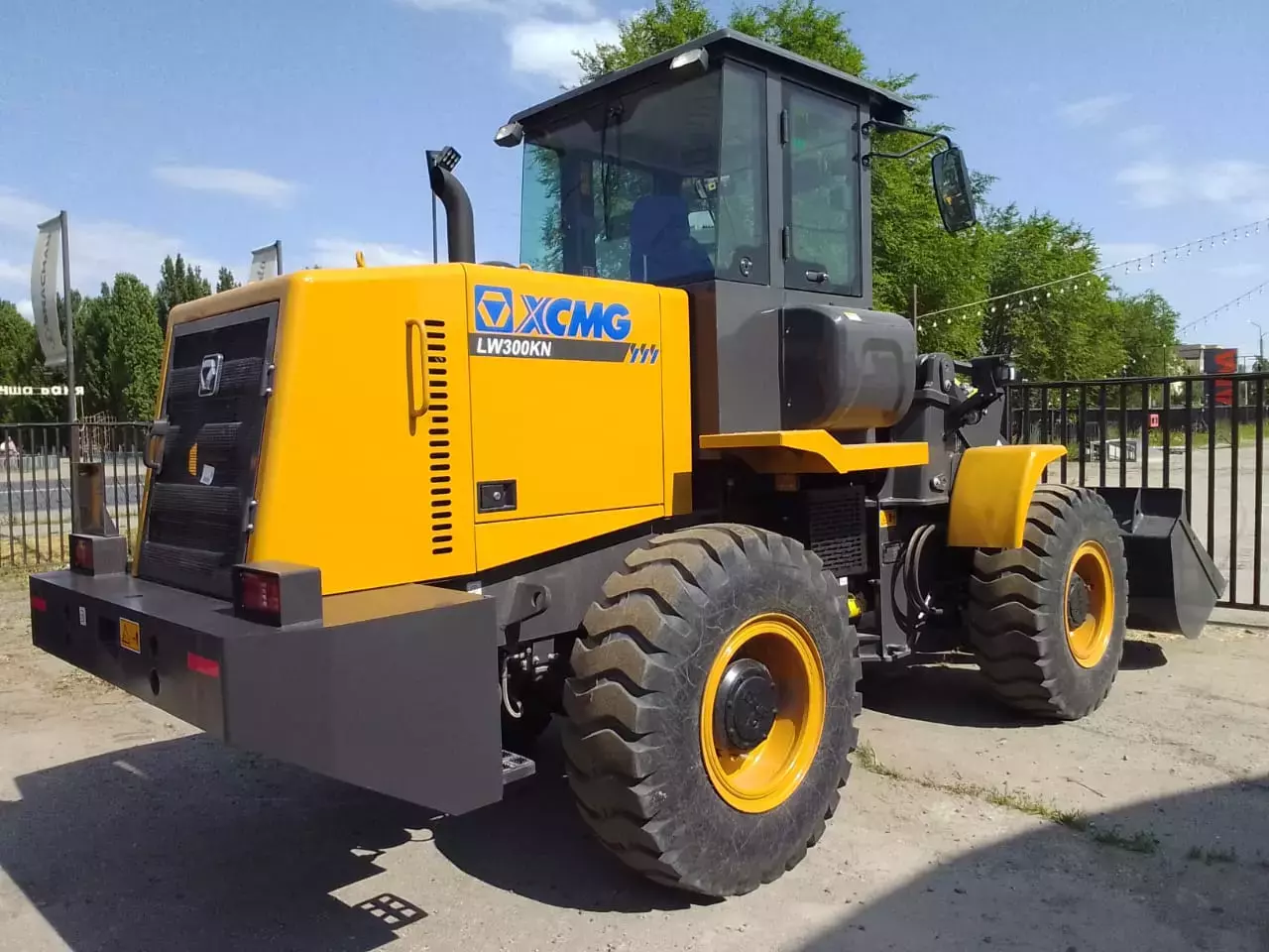 XCMG LW300KN, Фронтальные погрузчики