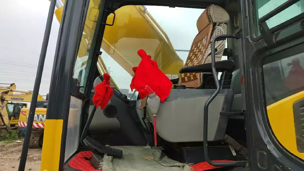 Komatsu PC240LC