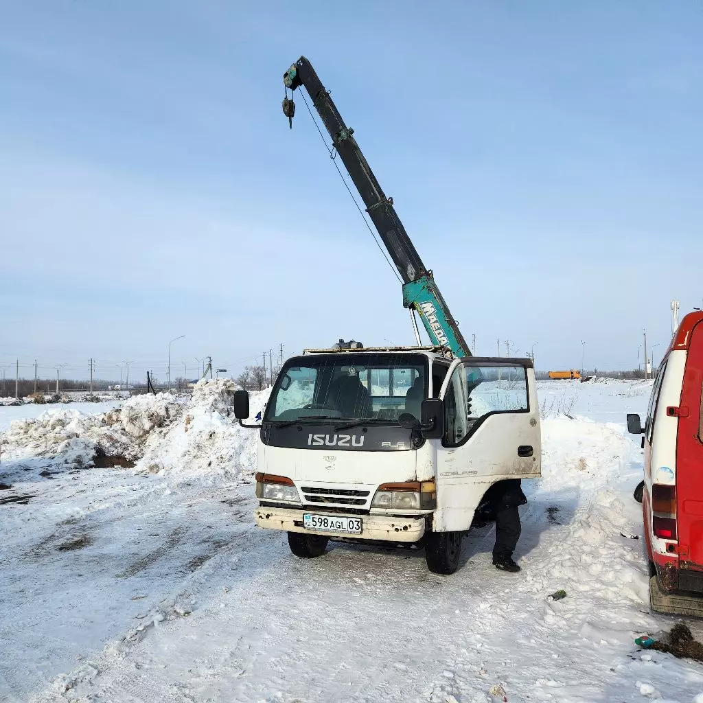 Isuzu Elf 5.2 (автогидроподъемник)