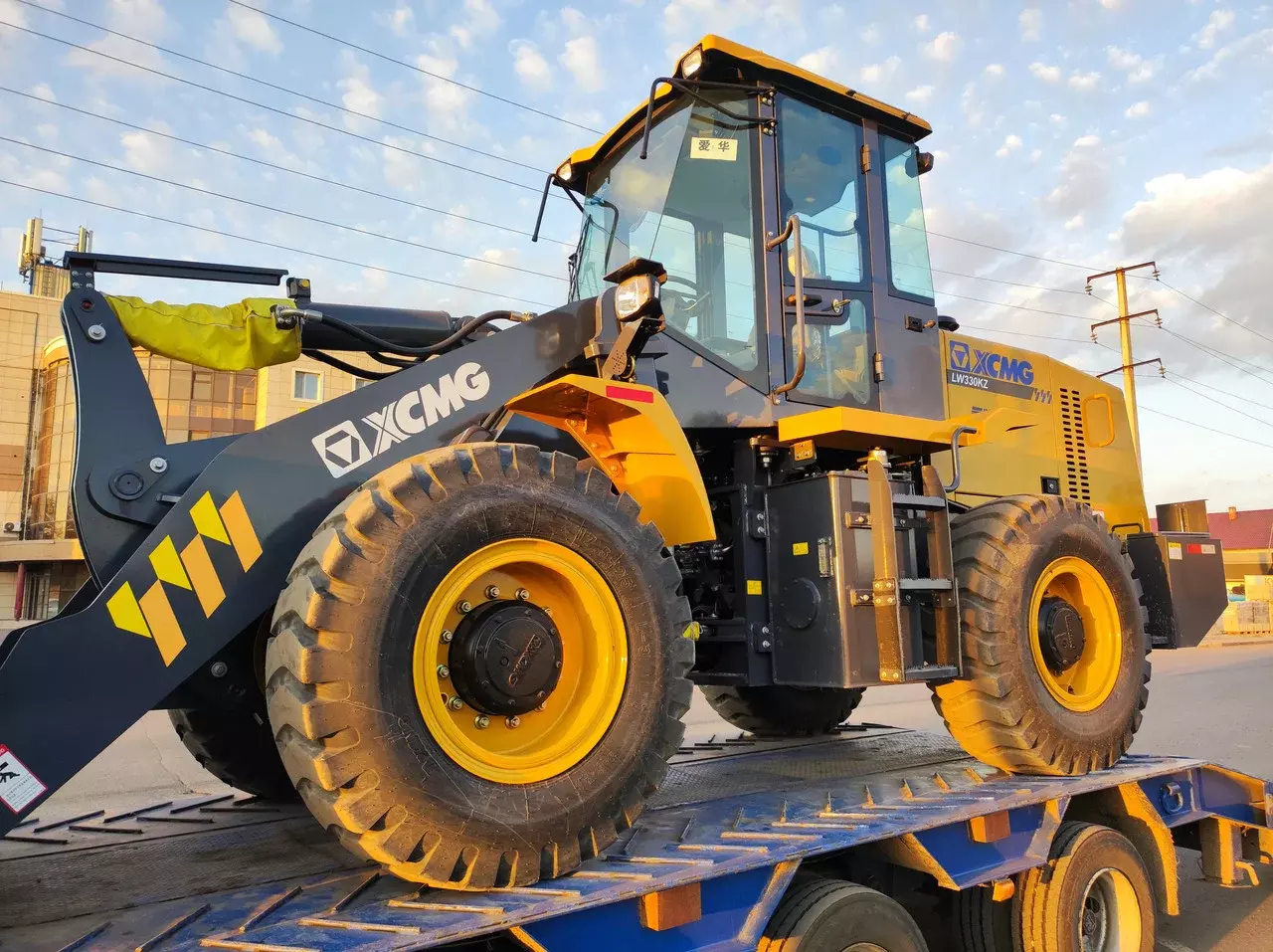 XCMG LW330KZ, Фронтальные погрузчики