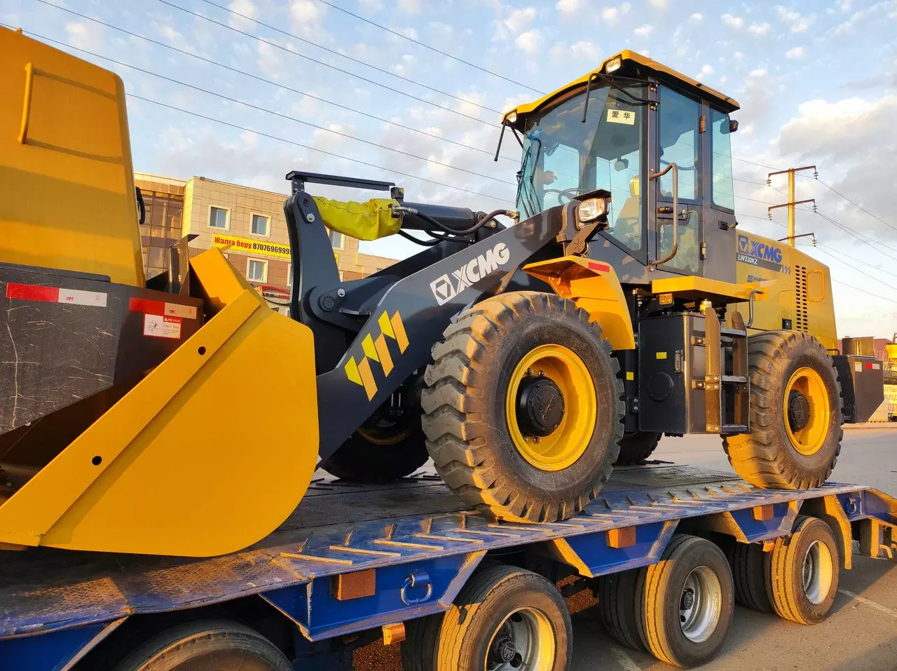 XCMG LW330KZ, Фронтальные погрузчики