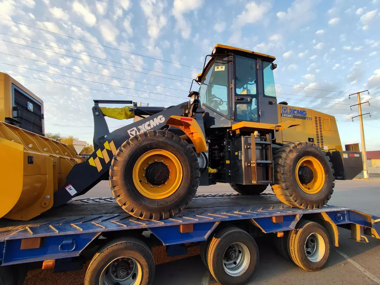 XCMG LW330KZ, Фронтальные погрузчики