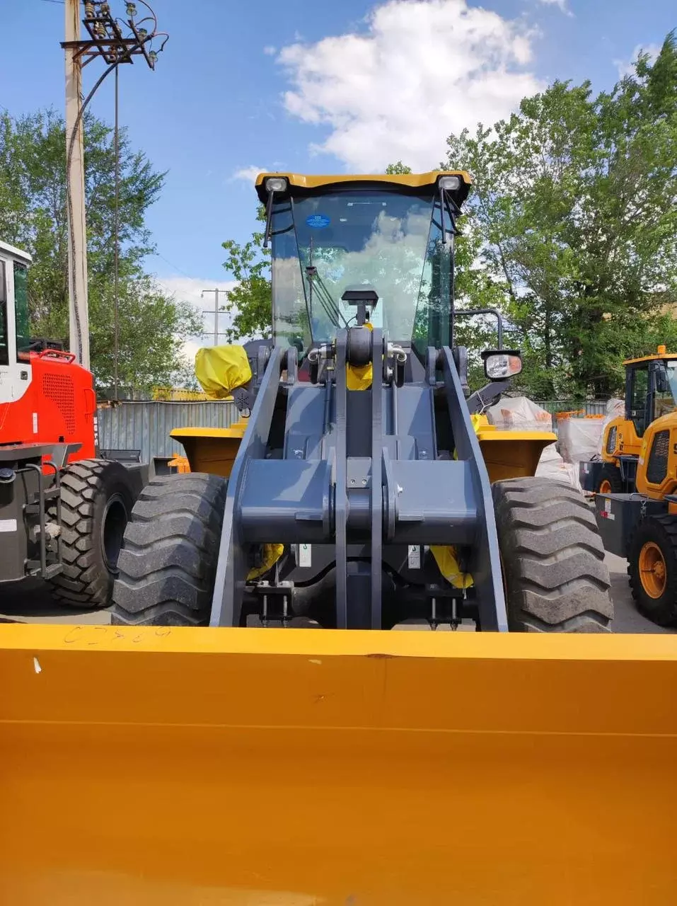 XCMG LW330KZ, Фронтальные погрузчики