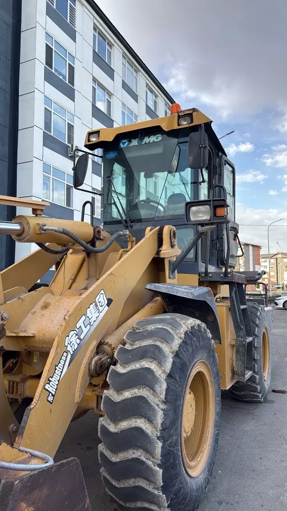 XCMG LW300K, Фронтальные погрузчики