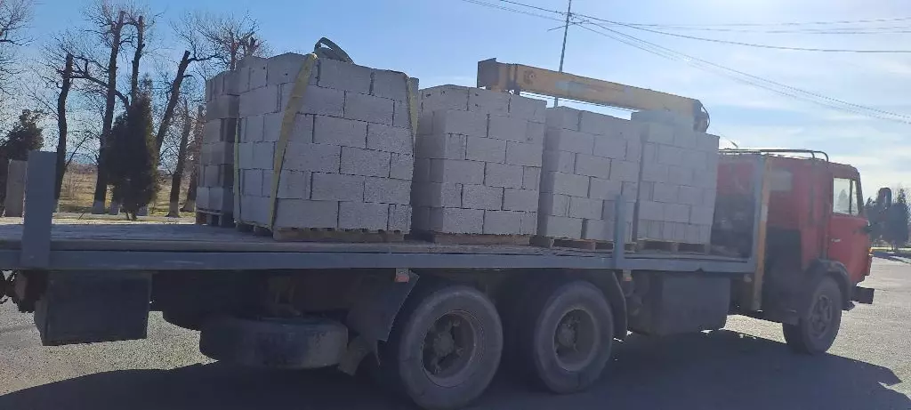 Камаз ВС-28К, Краны-манипуляторы