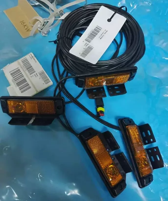 Набор габаритов боковых 515157689 по 4 шт Код: 515157689