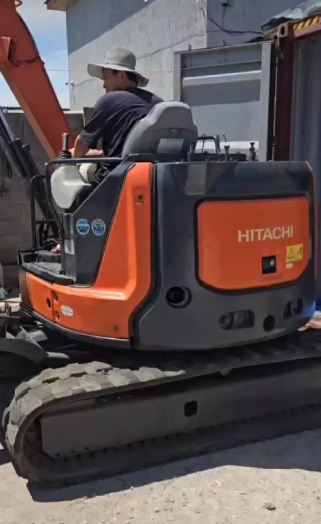 HITACHI