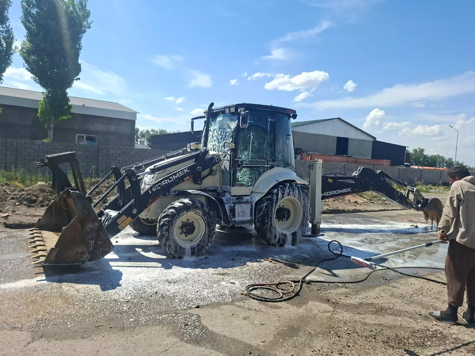 Hidromek HMK 102B, Экскаваторы-погрузчики