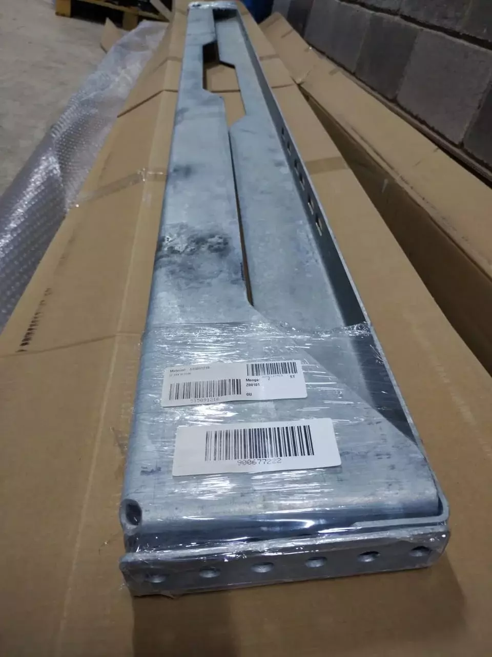 Поперечина бокового отбойника 515091216 Код: 515091216