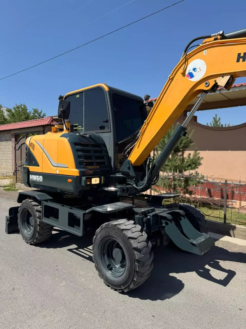HYUNDAI HW60, Колесные экскаваторы