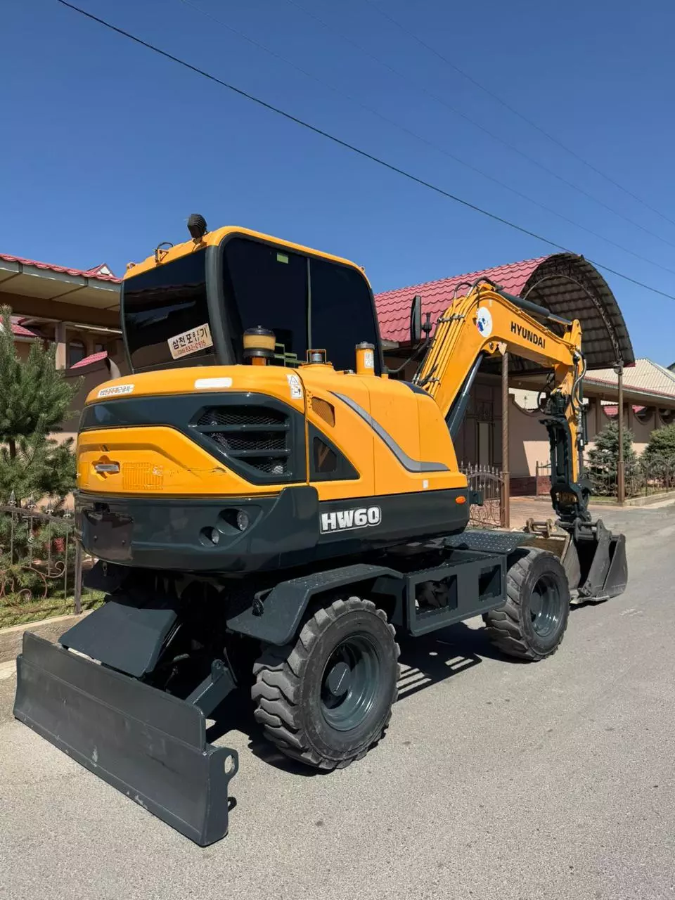 HYUNDAI HW60, Колесные экскаваторы