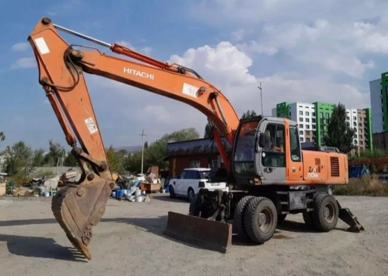 Hitachi ZX210W, Колесные экскаваторы