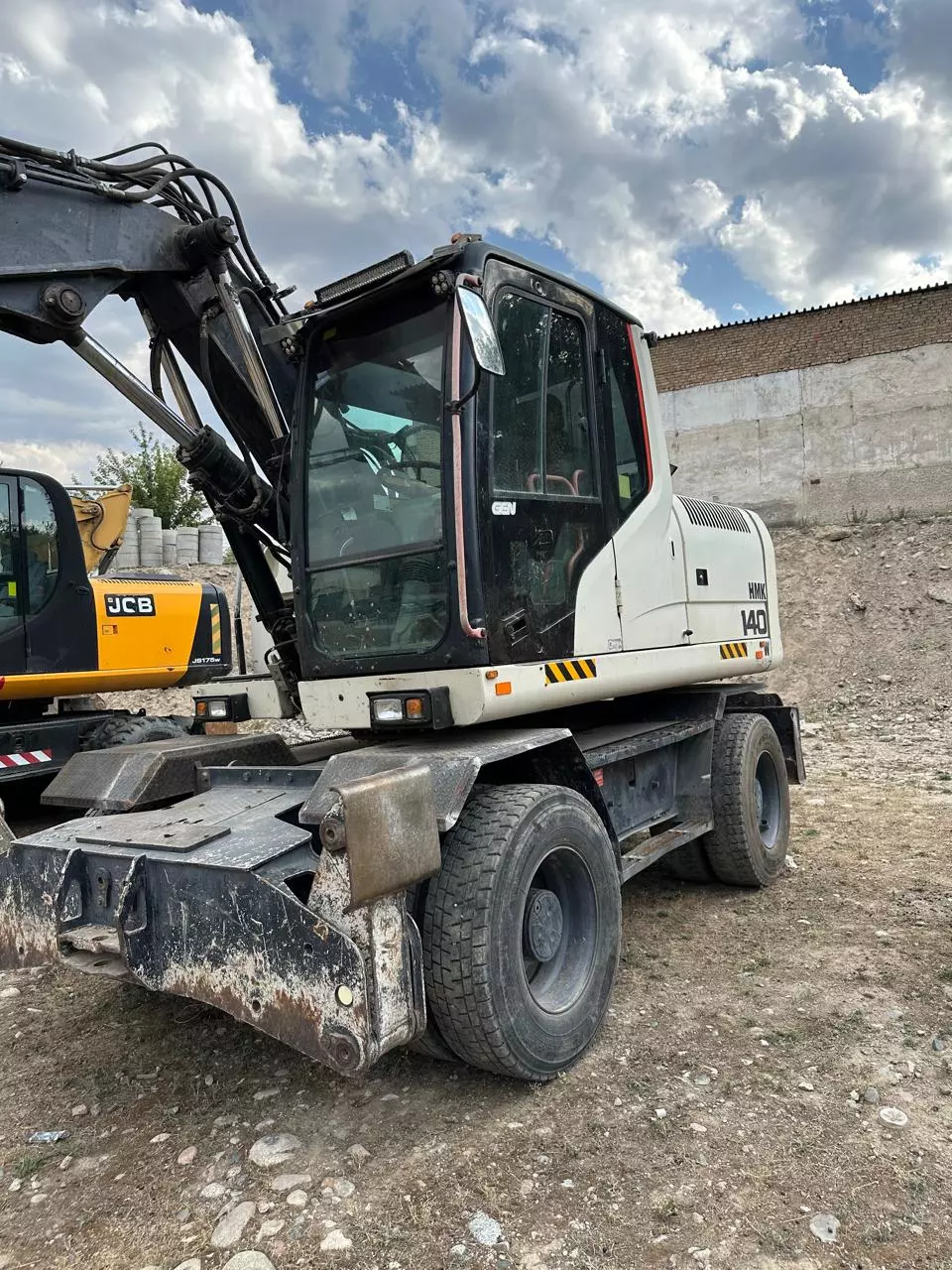 Hidromek HMK 140W, Колесные экскаваторы