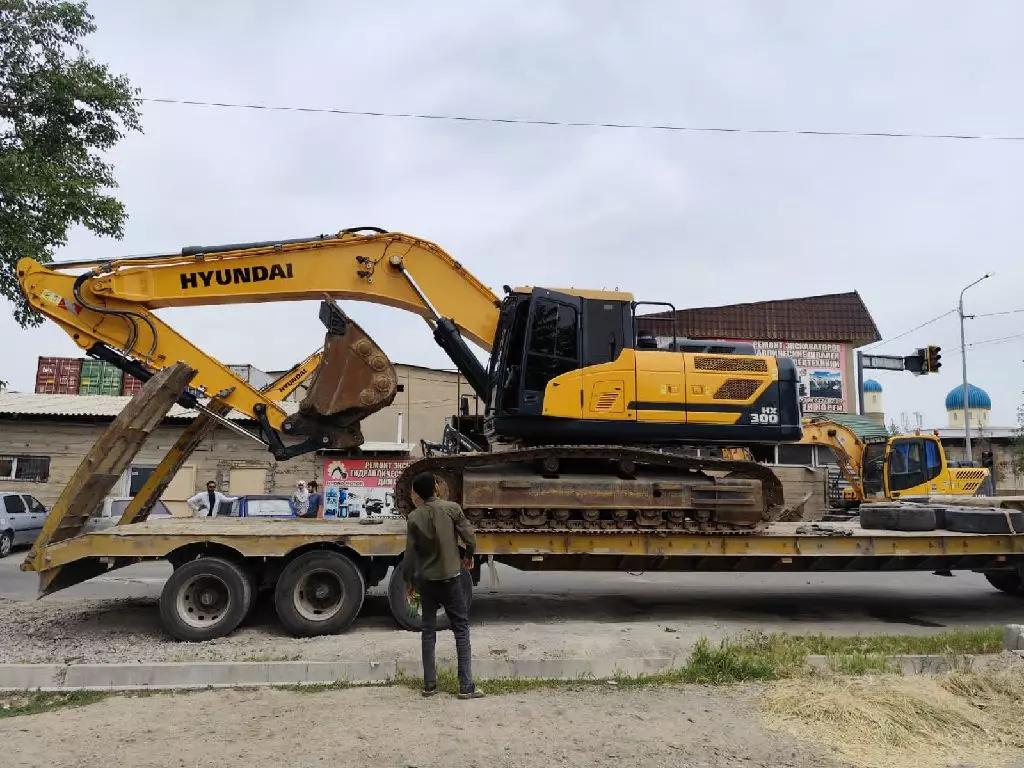 HYUNDAI