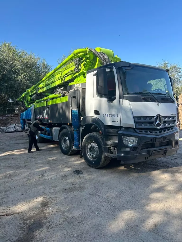 Mercedes-Benz 814, Автобетононасосы